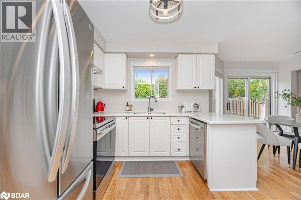 












33 HARROP Avenue

,
Georgetown,




Ontario
L7G5R4

