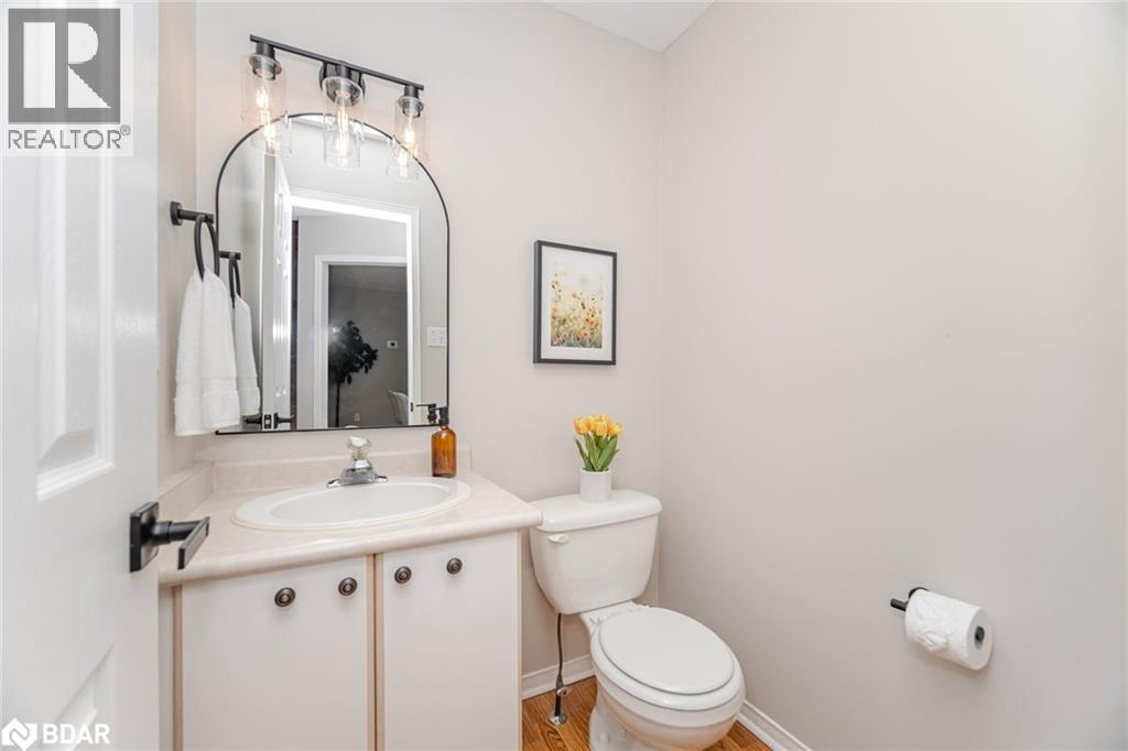












33 HARROP Avenue

,
Georgetown,




Ontario
L7G5R4

