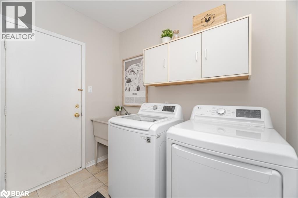 












33 HARROP Avenue

,
Georgetown,




Ontario
L7G5R4

