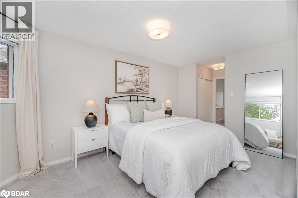












33 HARROP Avenue

,
Georgetown,




Ontario
L7G5R4

