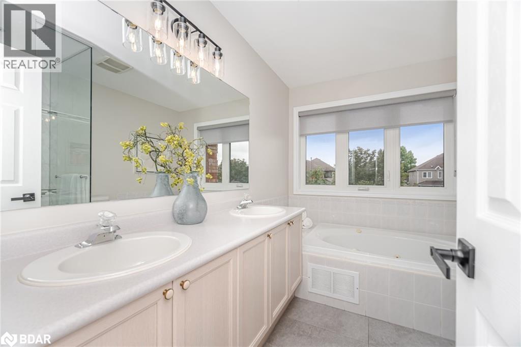 












33 HARROP Avenue

,
Georgetown,




Ontario
L7G5R4

