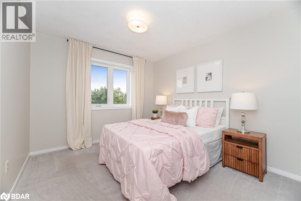 












33 HARROP Avenue

,
Georgetown,




Ontario
L7G5R4

