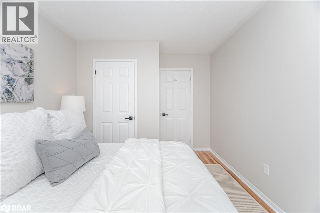 












33 HARROP Avenue

,
Georgetown,




Ontario
L7G5R4

