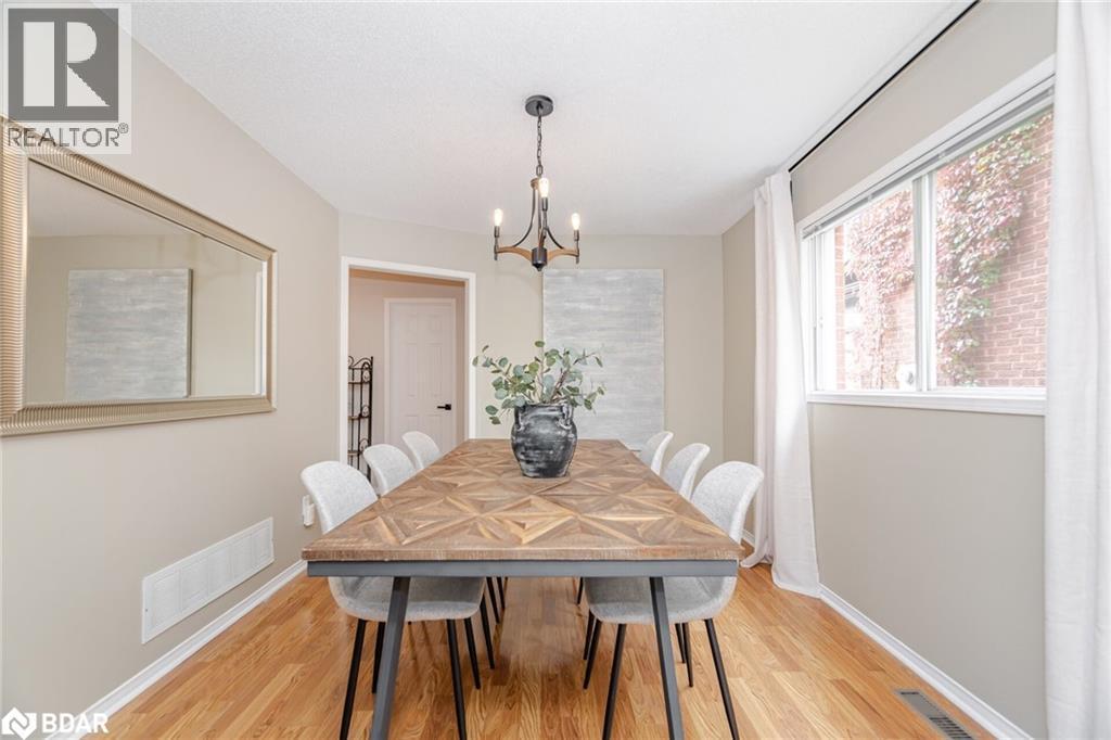 












33 HARROP Avenue

,
Georgetown,




Ontario
L7G5R4


