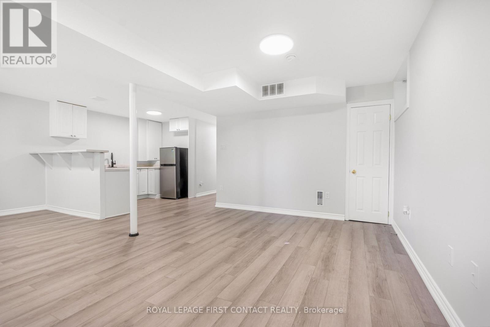 












14&16 PEEL STREET

,
Barrie,




Ontario
L4M3K8

