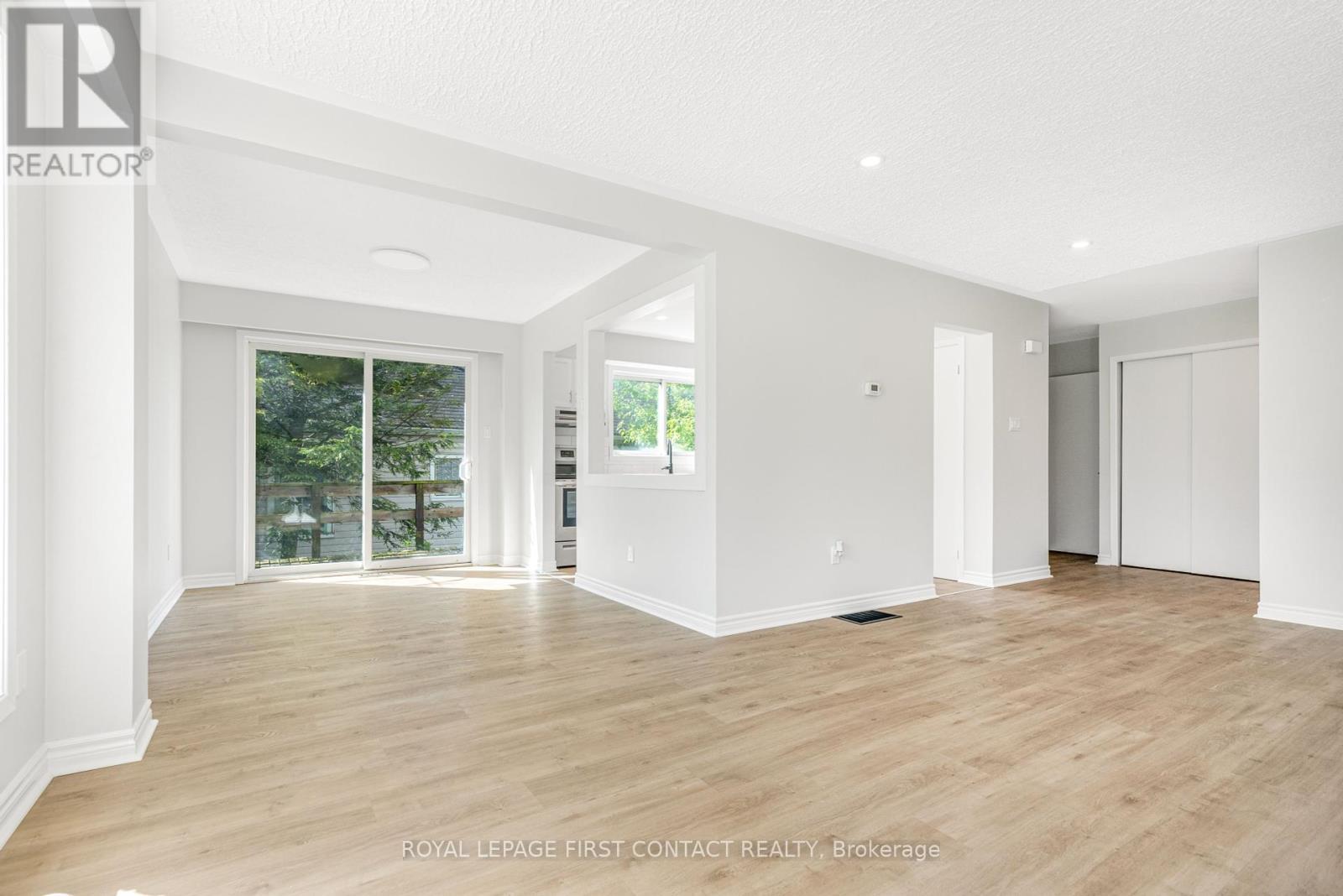 












14&16 PEEL STREET

,
Barrie,




Ontario
L4M3K8

