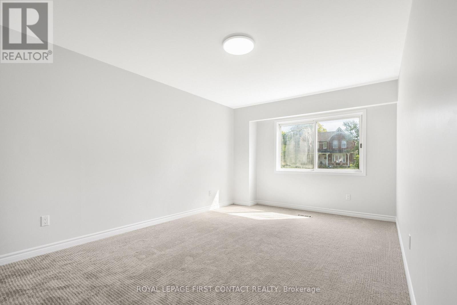 












14&16 PEEL STREET

,
Barrie,




Ontario
L4M3K8

