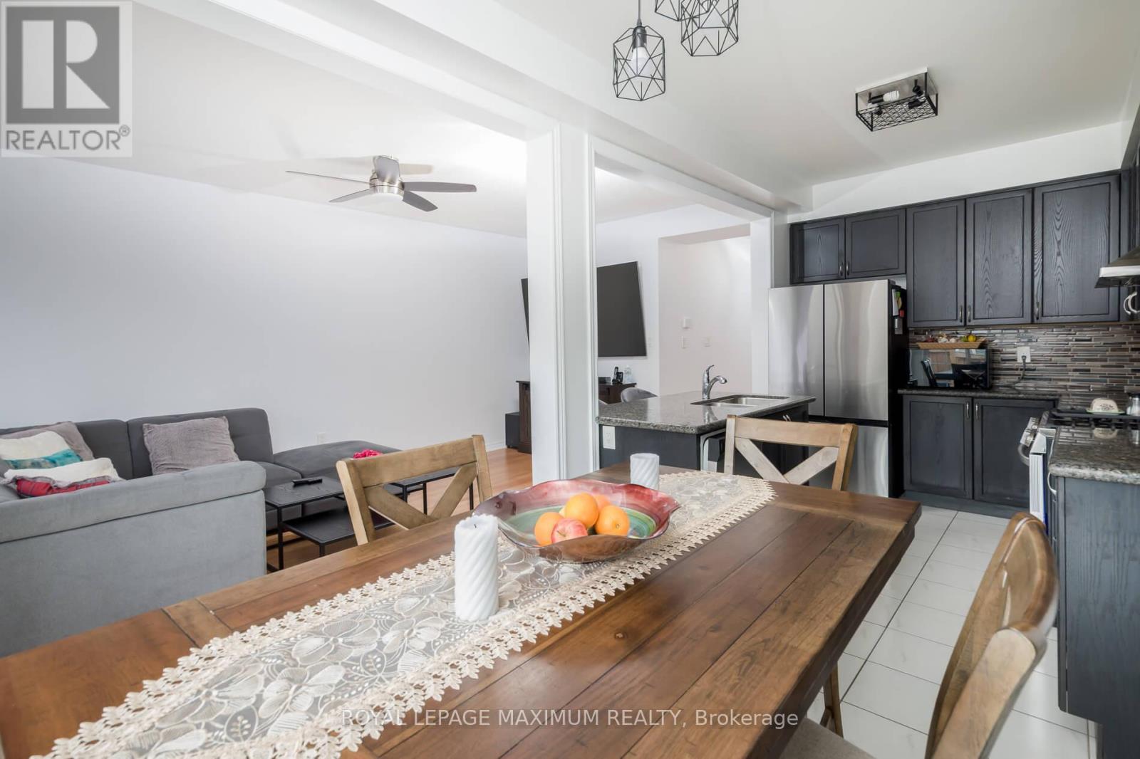 












1518 FARROW CRESCENT

,
Innisfil,




Ontario
L9S0L6


