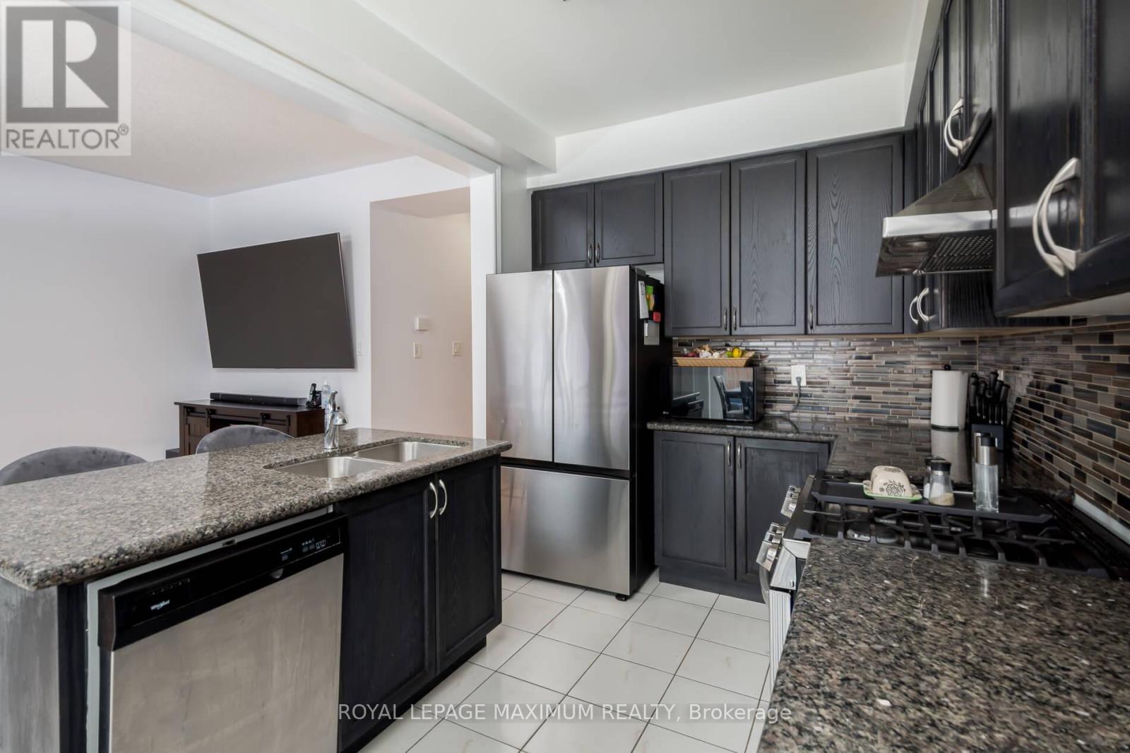 












1518 FARROW CRESCENT

,
Innisfil,




Ontario
L9S0L6

