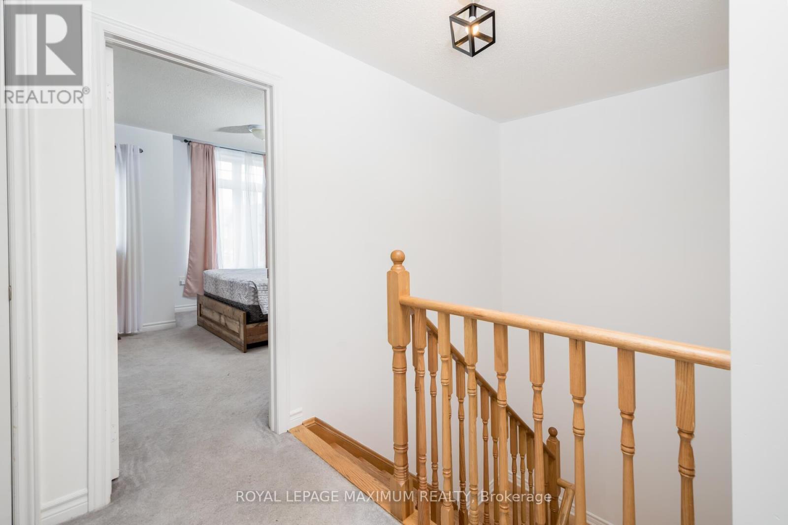 












1518 FARROW CRESCENT

,
Innisfil,




Ontario
L9S0L6

