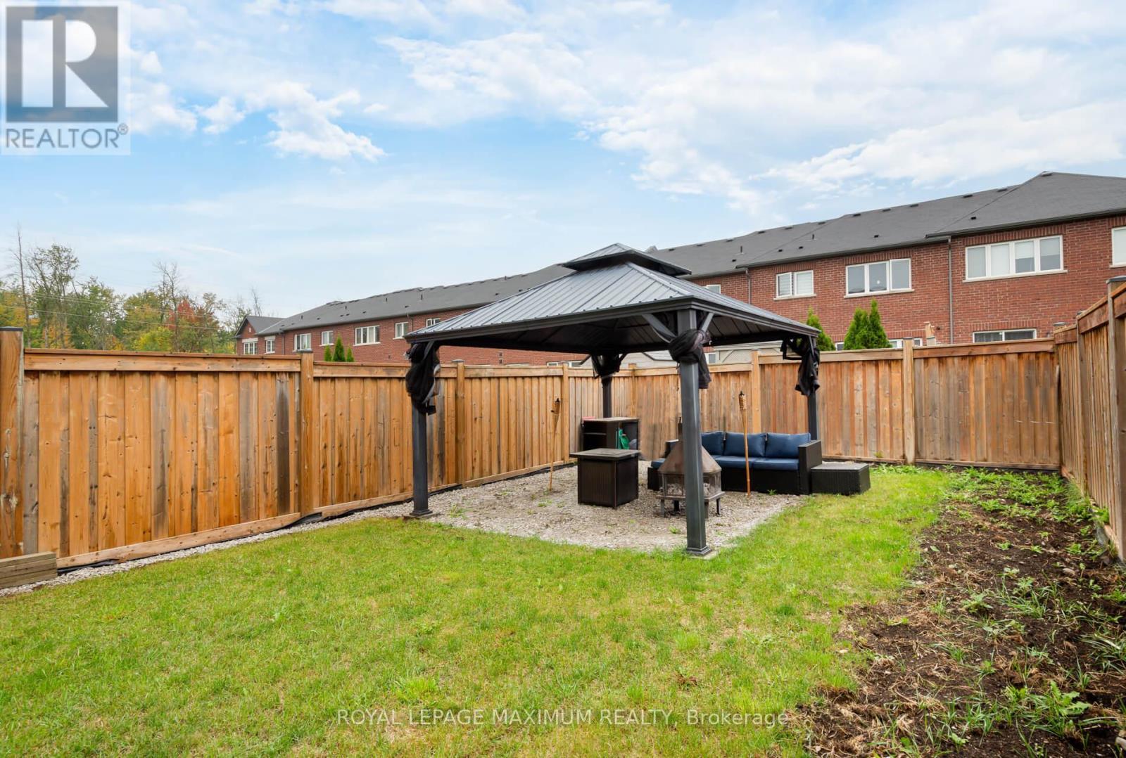 












1518 FARROW CRESCENT

,
Innisfil,




Ontario
L9S0L6

