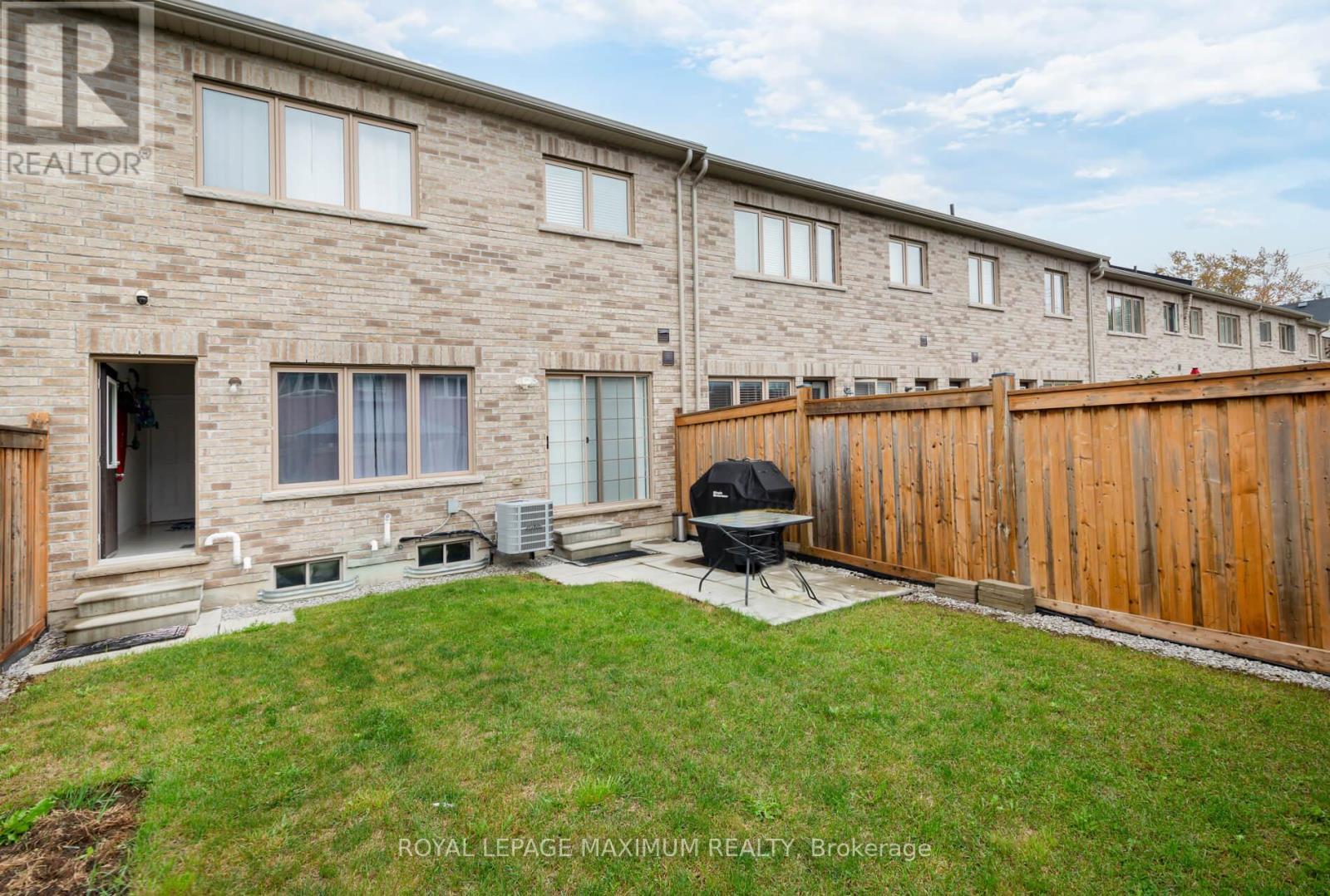 












1518 FARROW CRESCENT

,
Innisfil,




Ontario
L9S0L6

