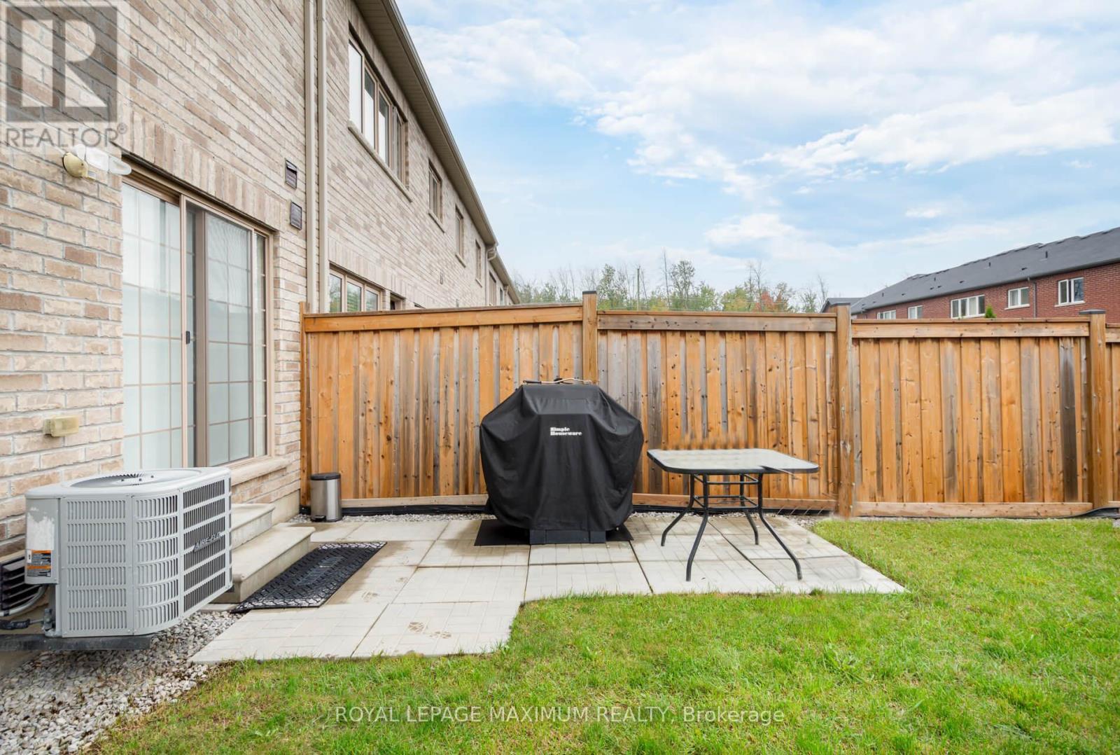 












1518 FARROW CRESCENT

,
Innisfil,




Ontario
L9S0L6

