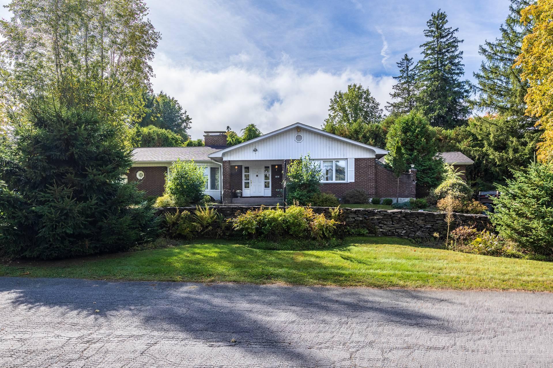 









15


Rue Lynch

,
Lac-Brome,




QC
J0E1V0

