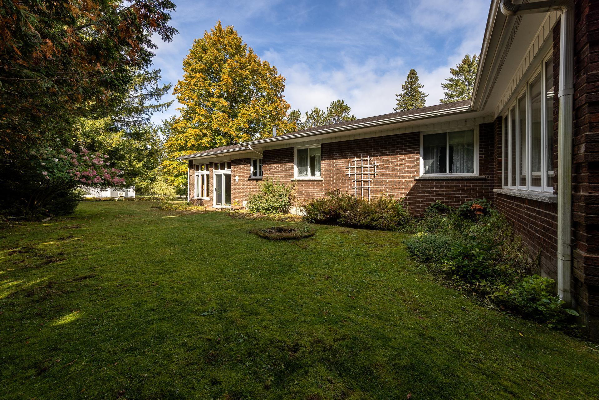 









15


Rue Lynch

,
Lac-Brome,




QC
J0E1V0

