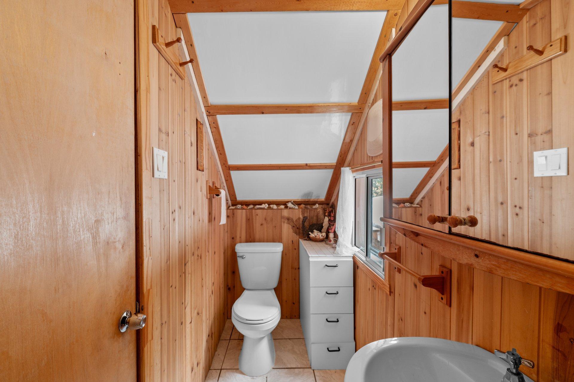 









1996


Av. J.-C.-Cloutier

,
Sainte-Lucie-des-Laurentides,




QC
J0T2J0

