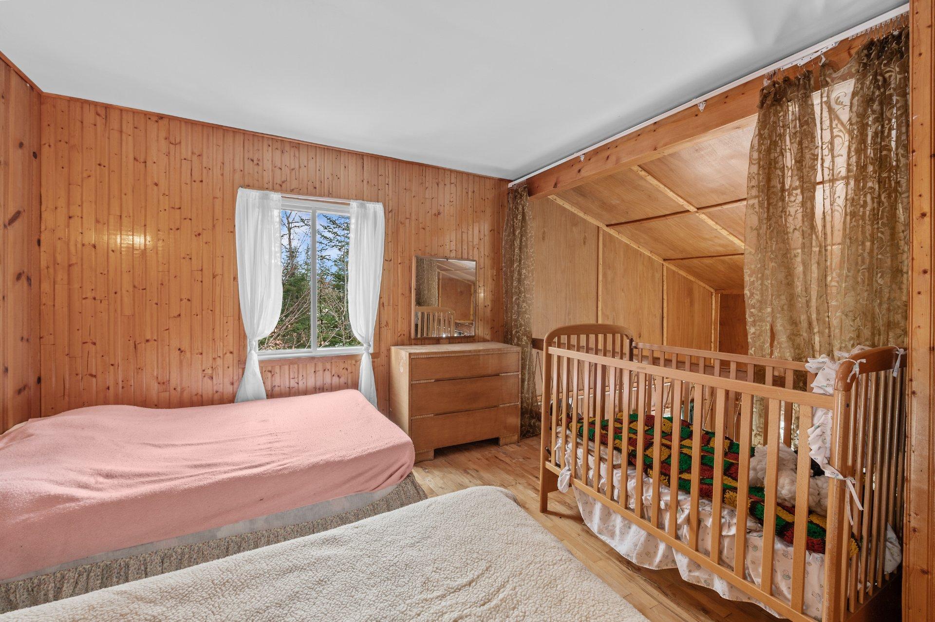 









1996


Av. J.-C.-Cloutier

,
Sainte-Lucie-des-Laurentides,




QC
J0T2J0

