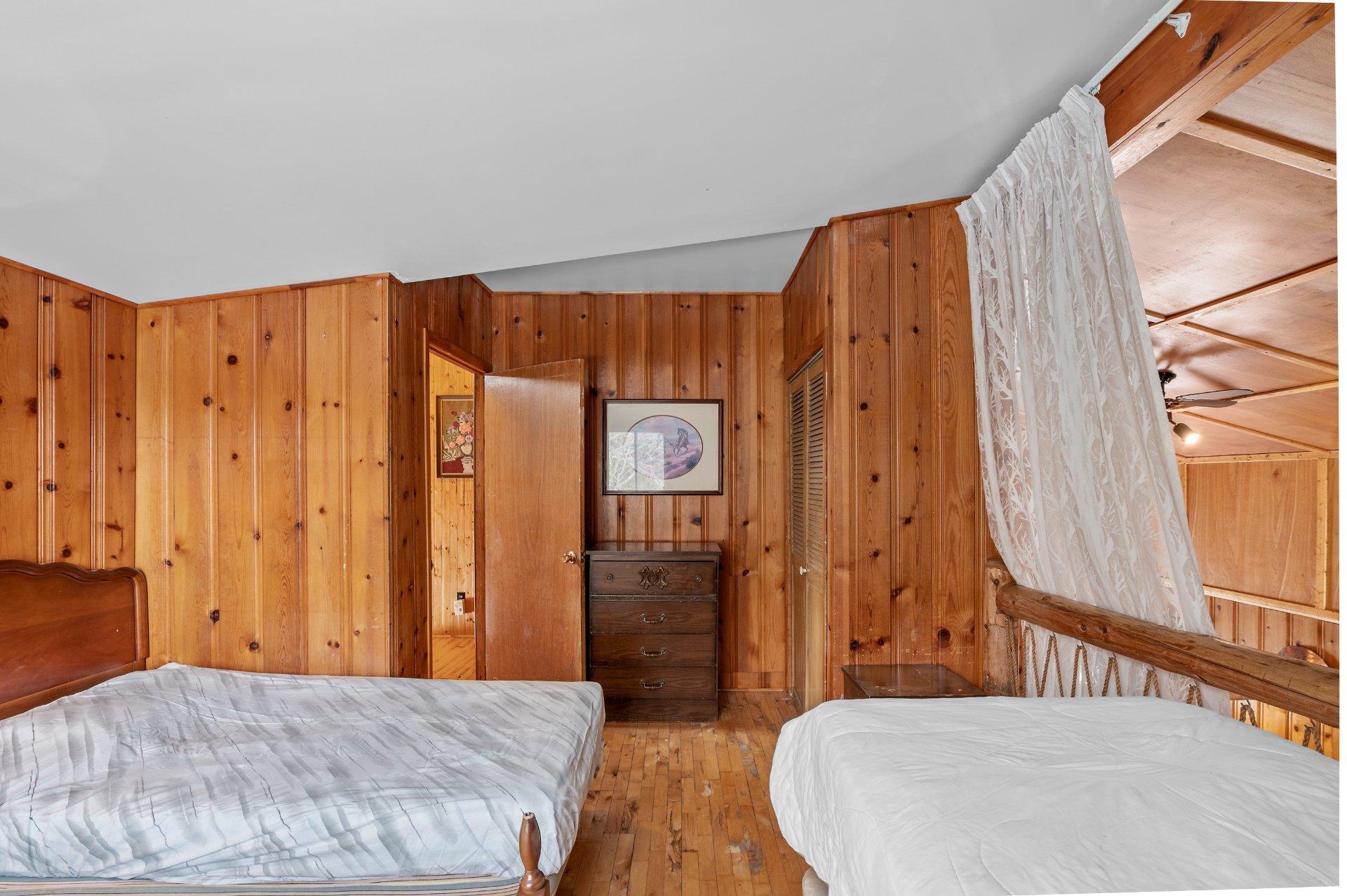 









1996


Av. J.-C.-Cloutier

,
Sainte-Lucie-des-Laurentides,




QC
J0T2J0

