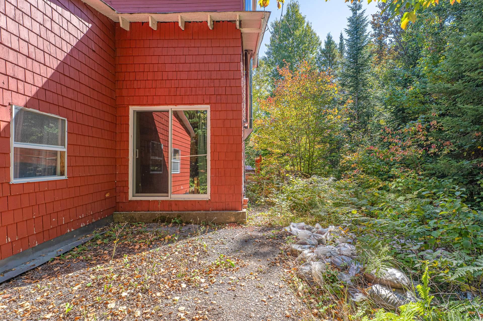 









1996


Av. J.-C.-Cloutier

,
Sainte-Lucie-des-Laurentides,




QC
J0T2J0

