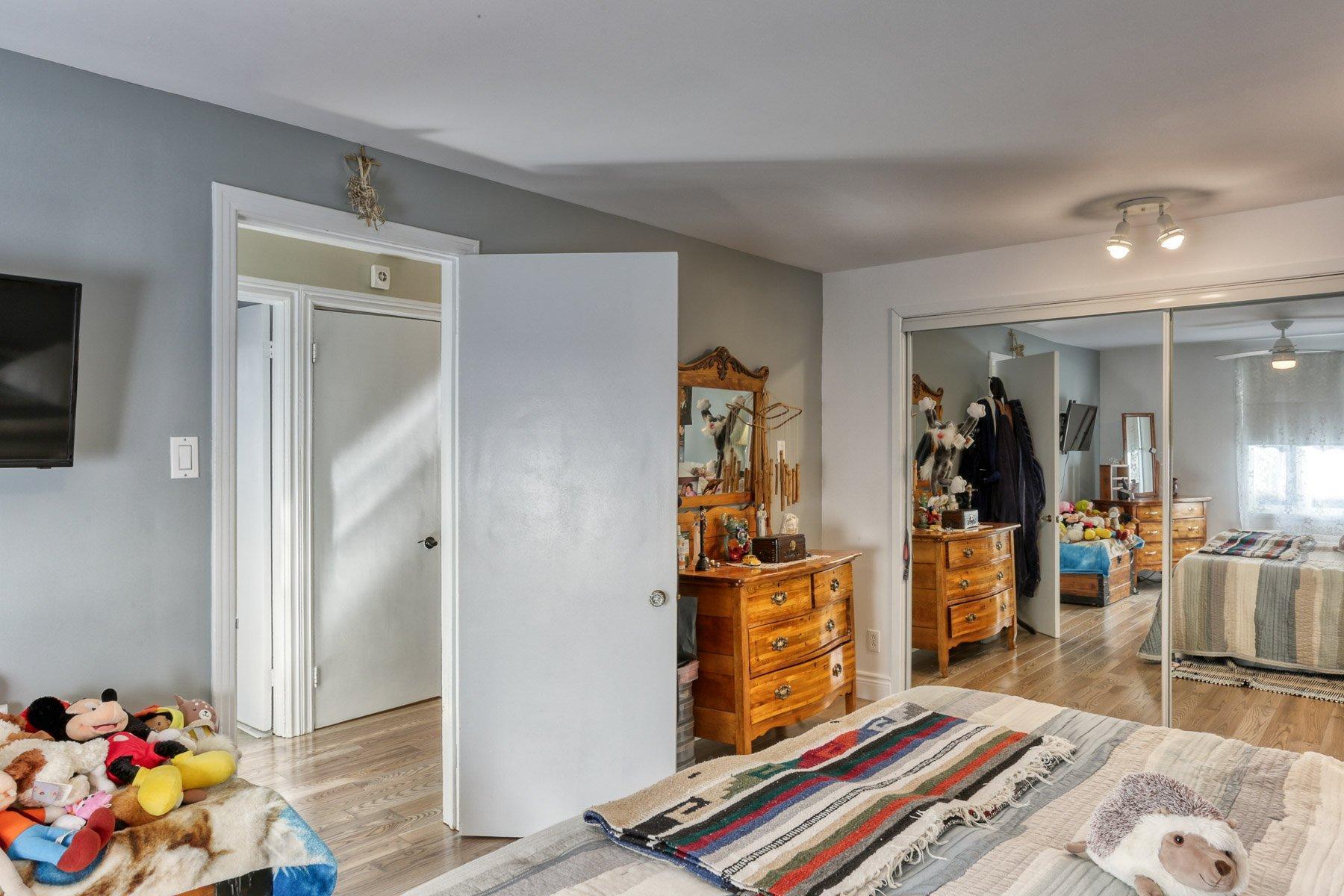 









755

 - 757


Rue du Marie-Louise

,
Shawinigan,




QC
G9P2H1

