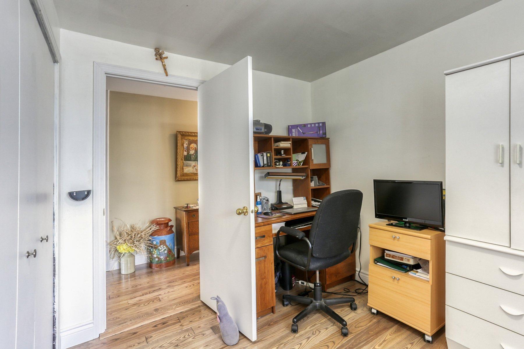 









755

 - 757


Rue du Marie-Louise

,
Shawinigan,




QC
G9P2H1

