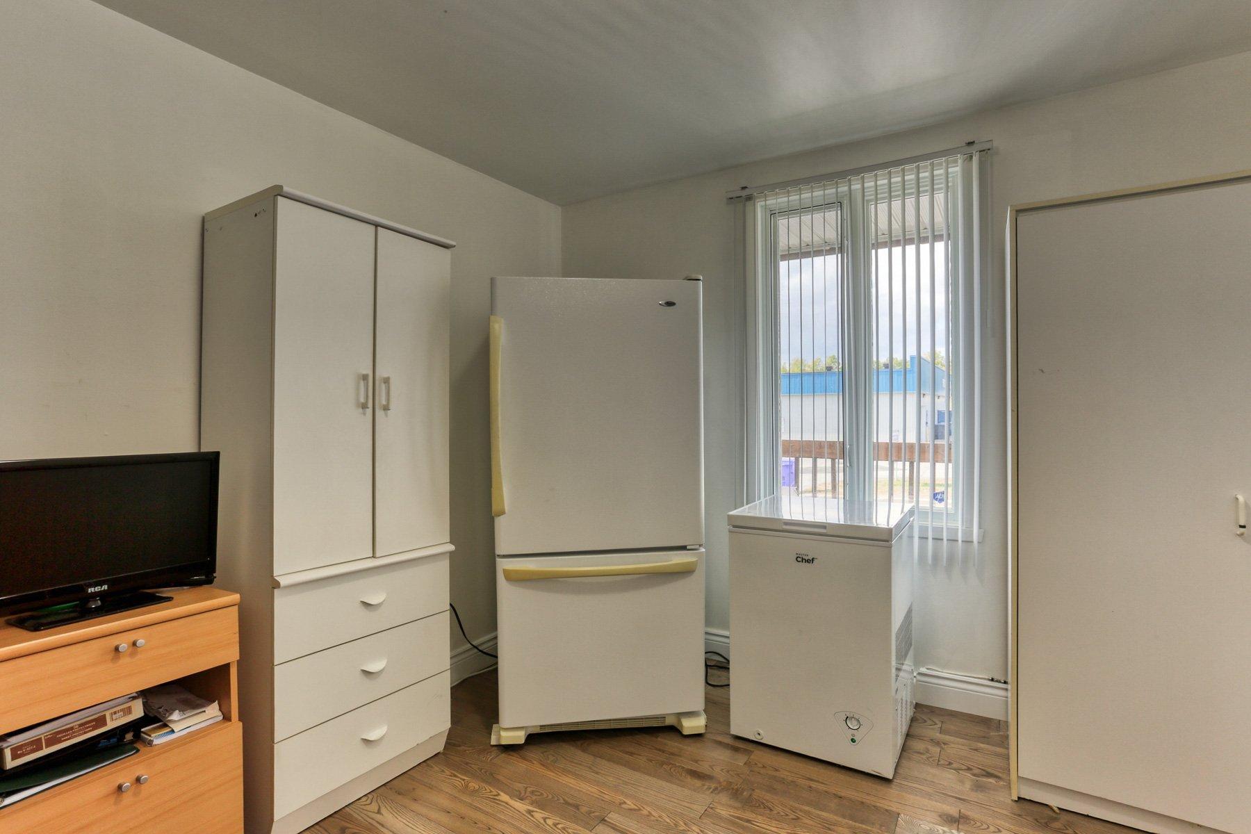 









755

 - 757


Rue du Marie-Louise

,
Shawinigan,




QC
G9P2H1

