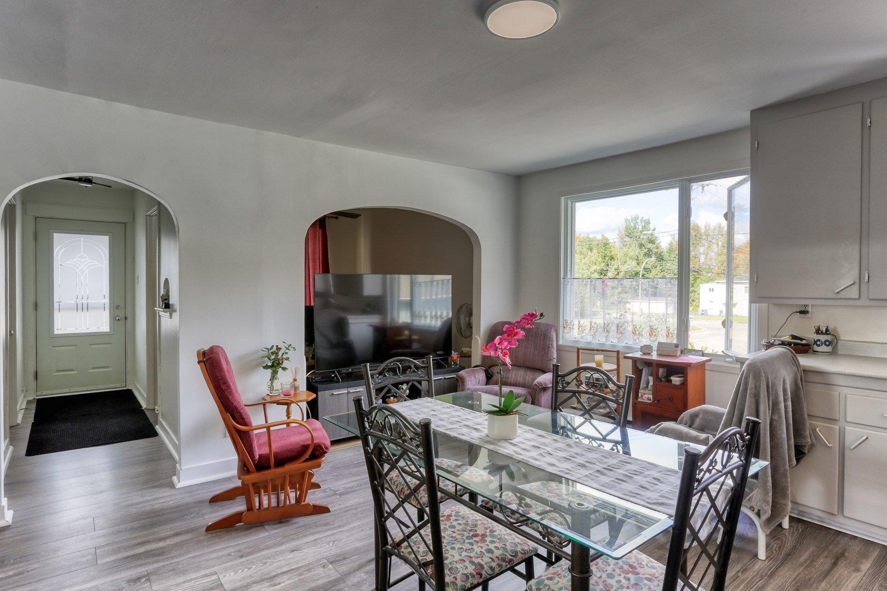 









755

 - 757


Rue du Marie-Louise

,
Shawinigan,




QC
G9P2H1

