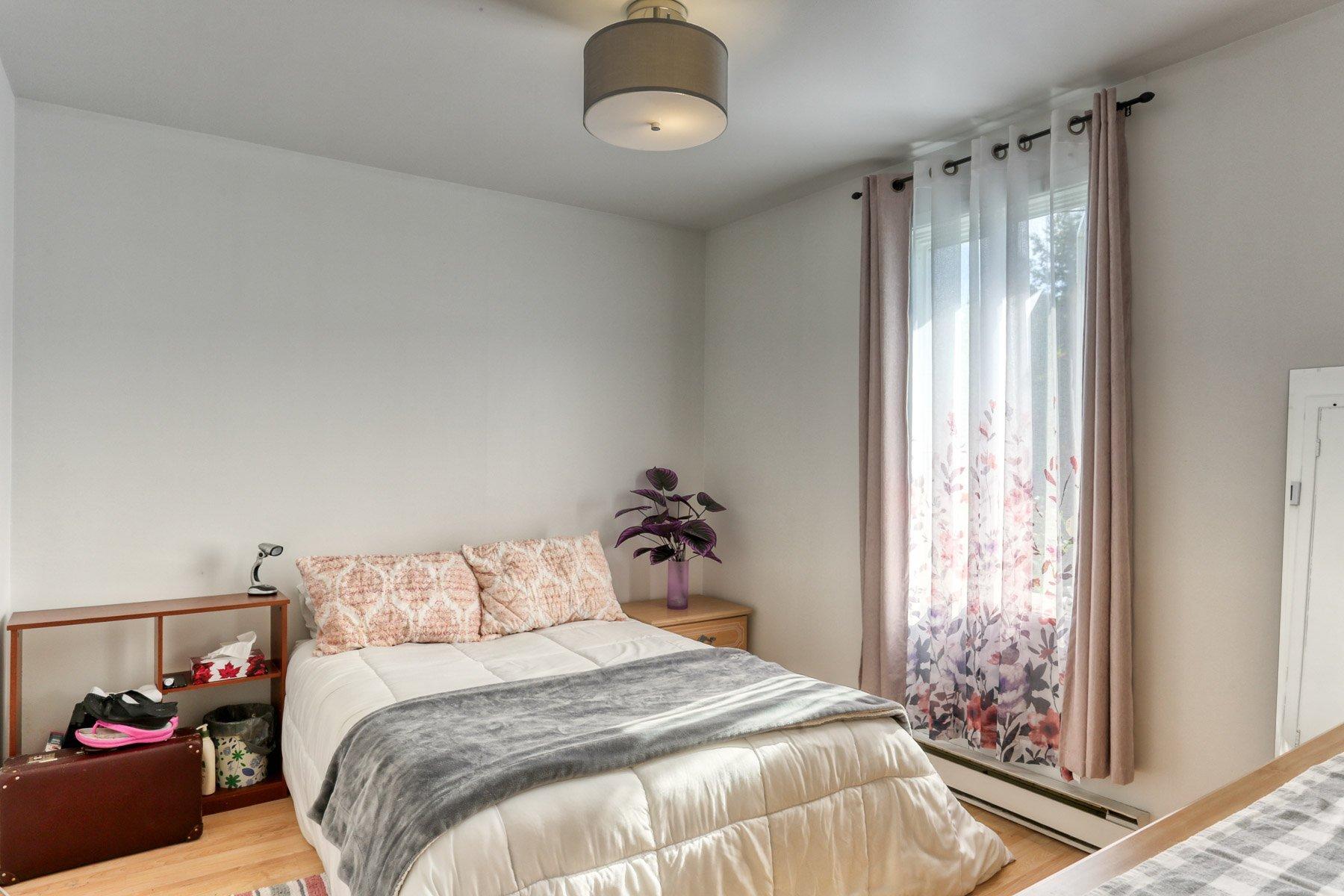 









755

 - 757


Rue du Marie-Louise

,
Shawinigan,




QC
G9P2H1

