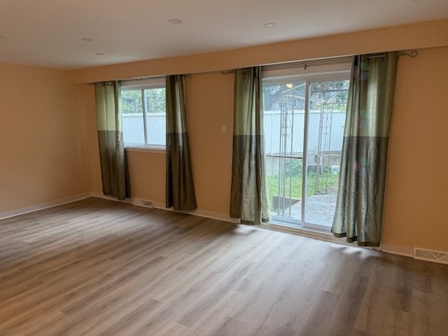 









293


Place Samson

,
Laval (Chomedey),




QC
H7W3T8

