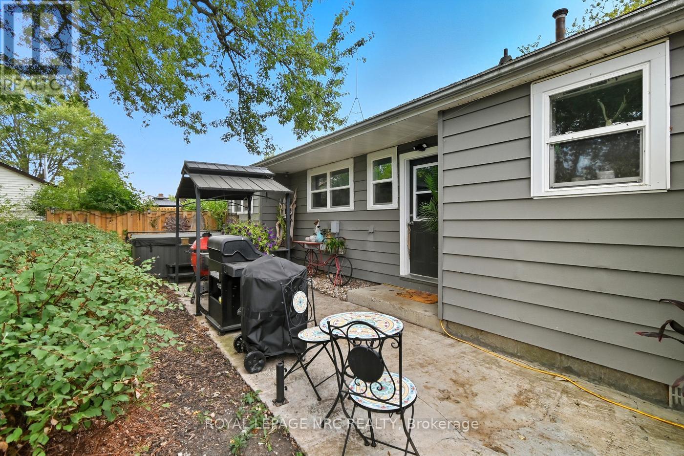 












464 GORHAM ROAD

,
Fort Erie (Ridgeway),




Ontario
L0S1N0

