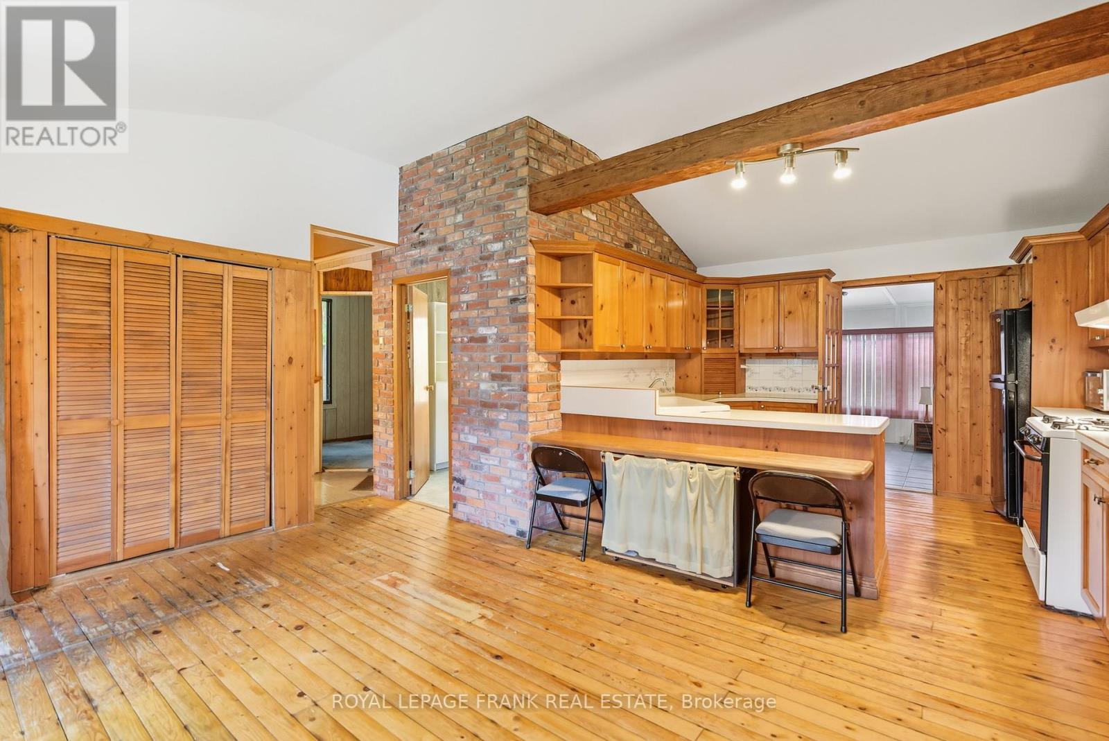












379 IRENE DRIVE

,
Georgina (Keswick South),




Ontario
L4P3B3

