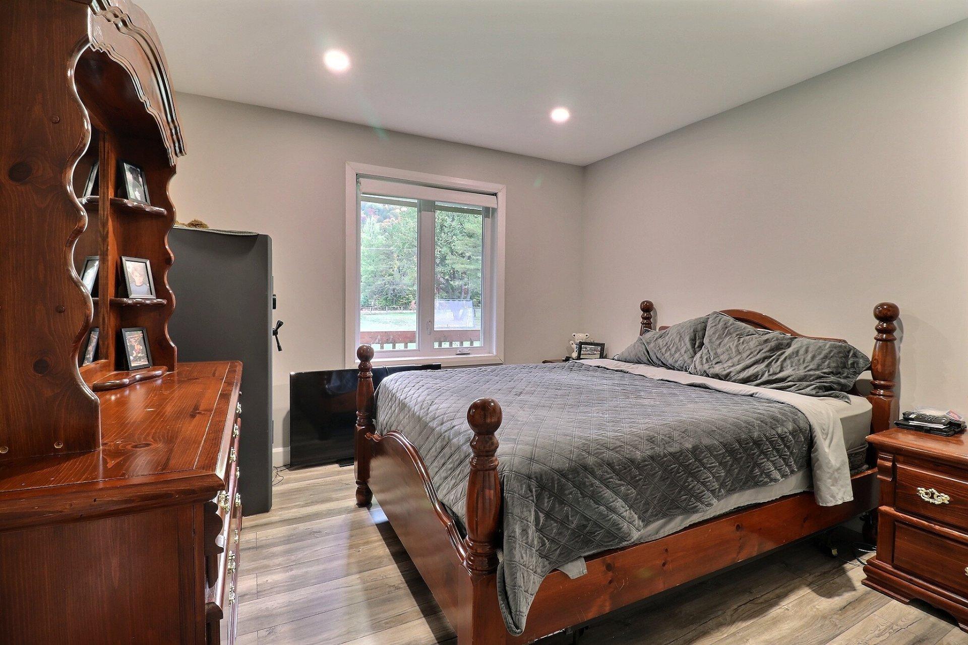 









672


Ch. du Poisson-Blanc

,
Denholm,




QC
J8N9E9

