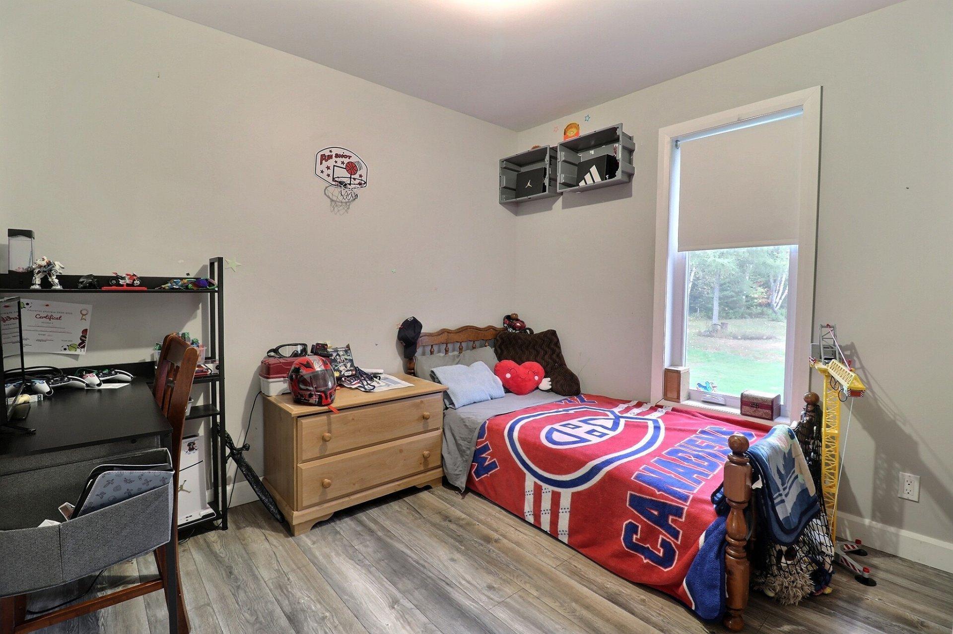 









672


Ch. du Poisson-Blanc

,
Denholm,




QC
J8N9E9

