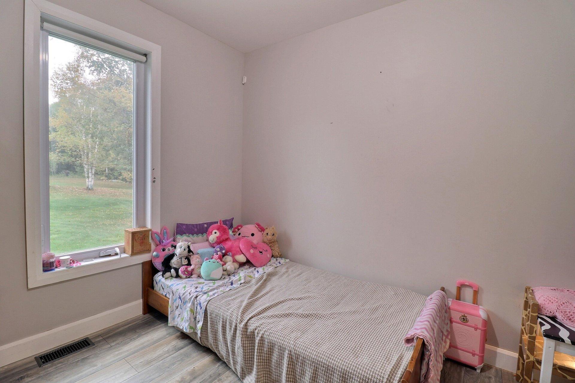 









672


Ch. du Poisson-Blanc

,
Denholm,




QC
J8N9E9

