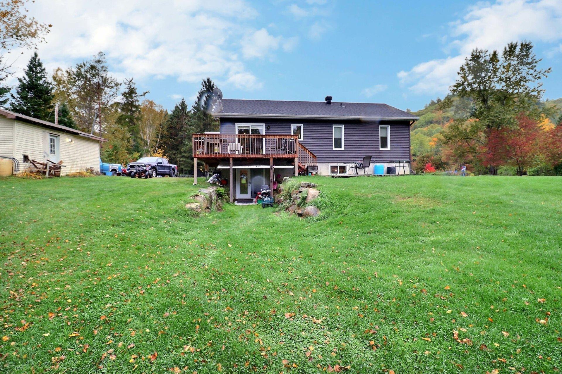 









672


Ch. du Poisson-Blanc

,
Denholm,




QC
J8N9E9

