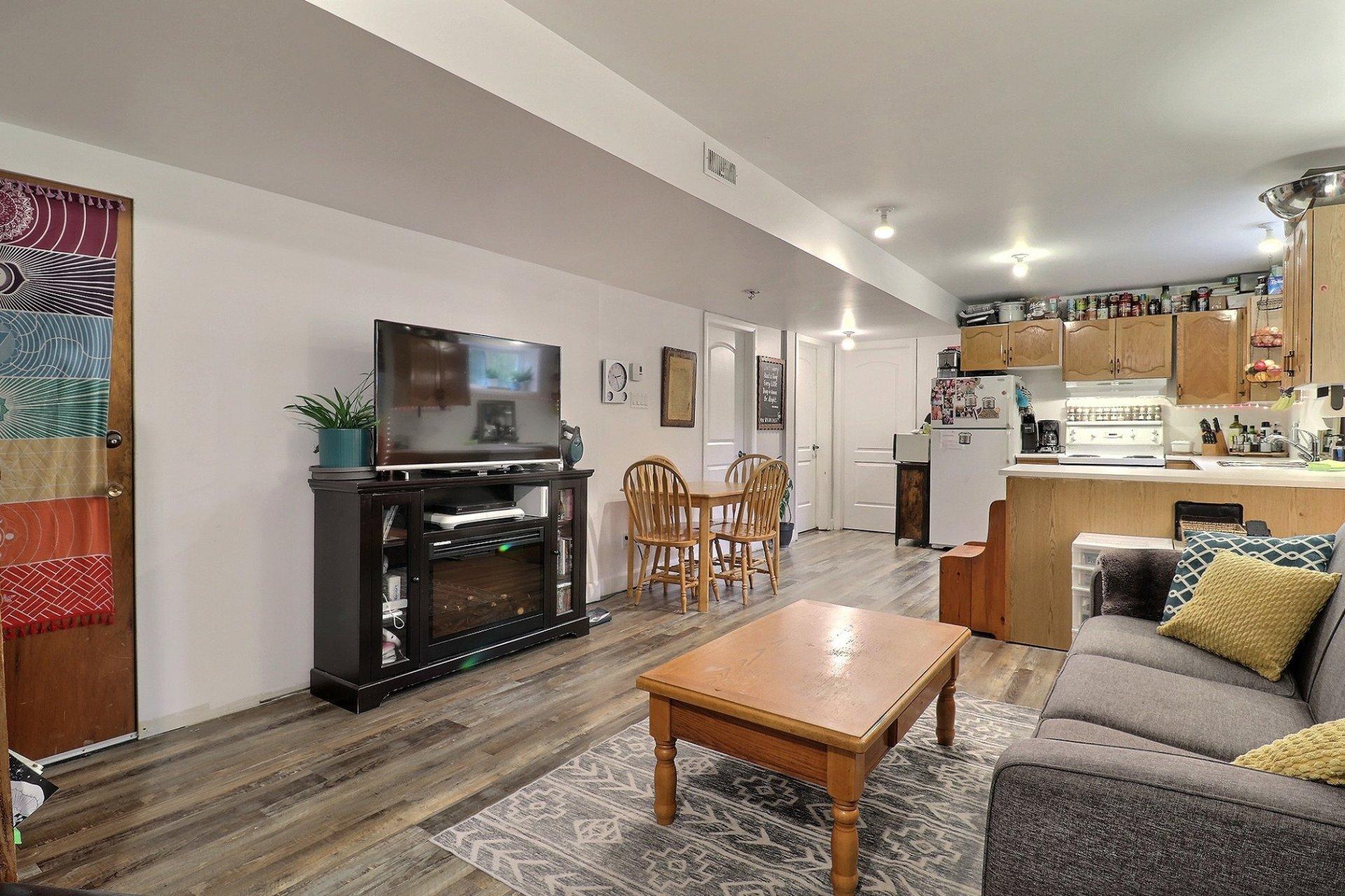 









672


Ch. du Poisson-Blanc

,
Denholm,




QC
J8N9E9

