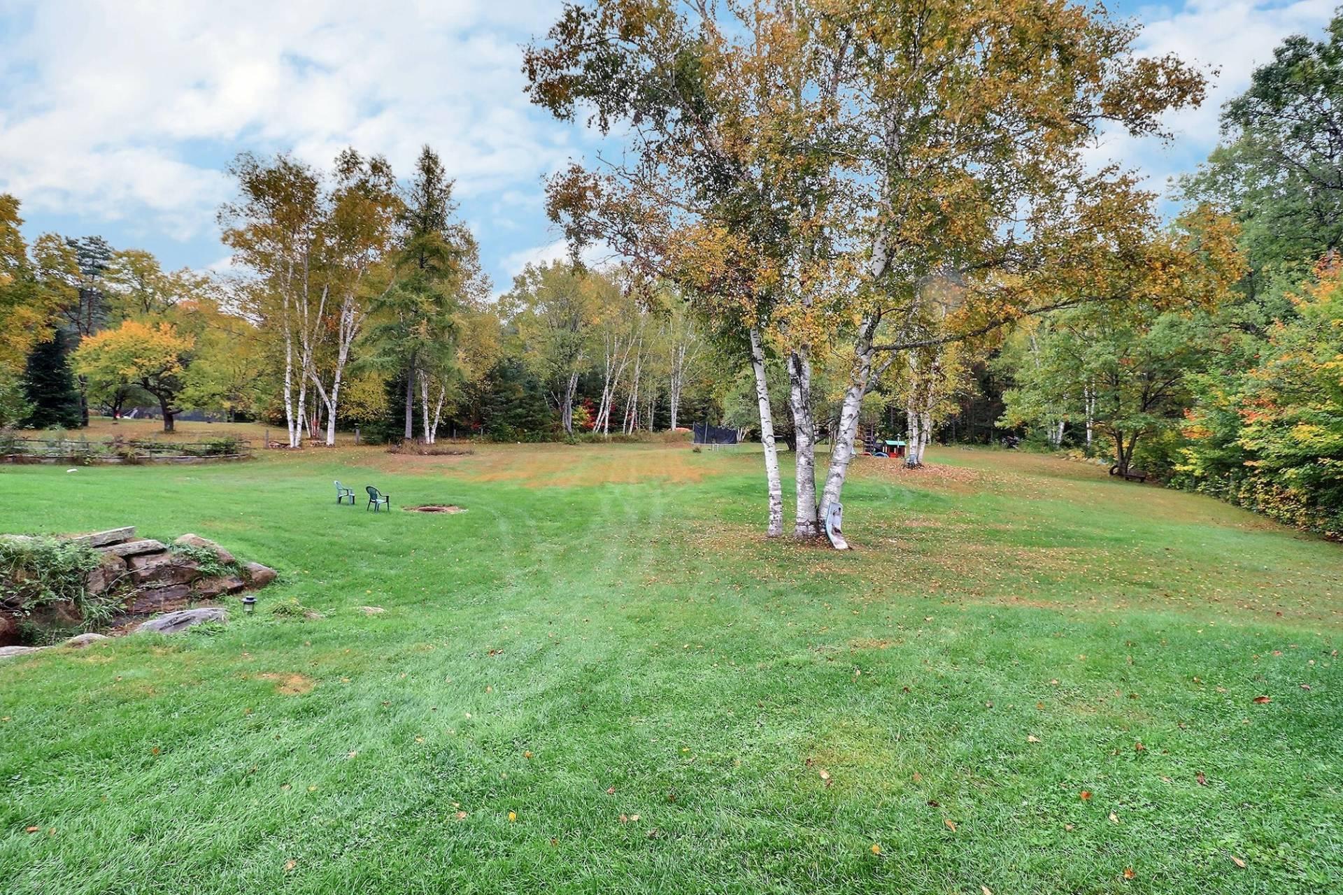 









672


Ch. du Poisson-Blanc

,
Denholm,




QC
J8N9E9

