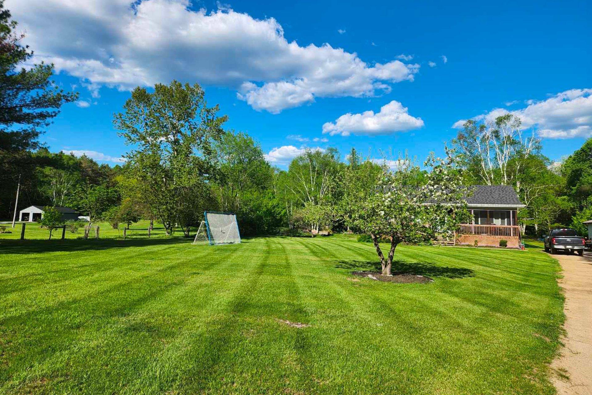 









672


Ch. du Poisson-Blanc

,
Denholm,




QC
J8N9E9

