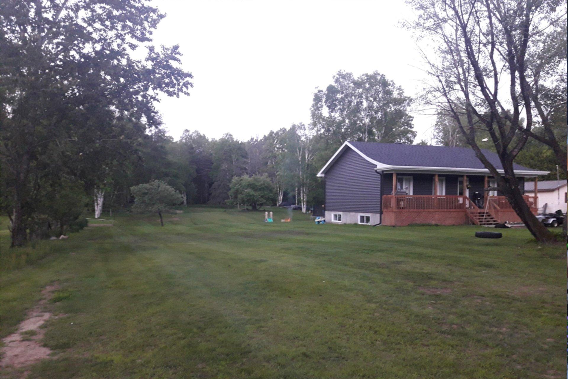 









672


Ch. du Poisson-Blanc

,
Denholm,




QC
J8N9E9

