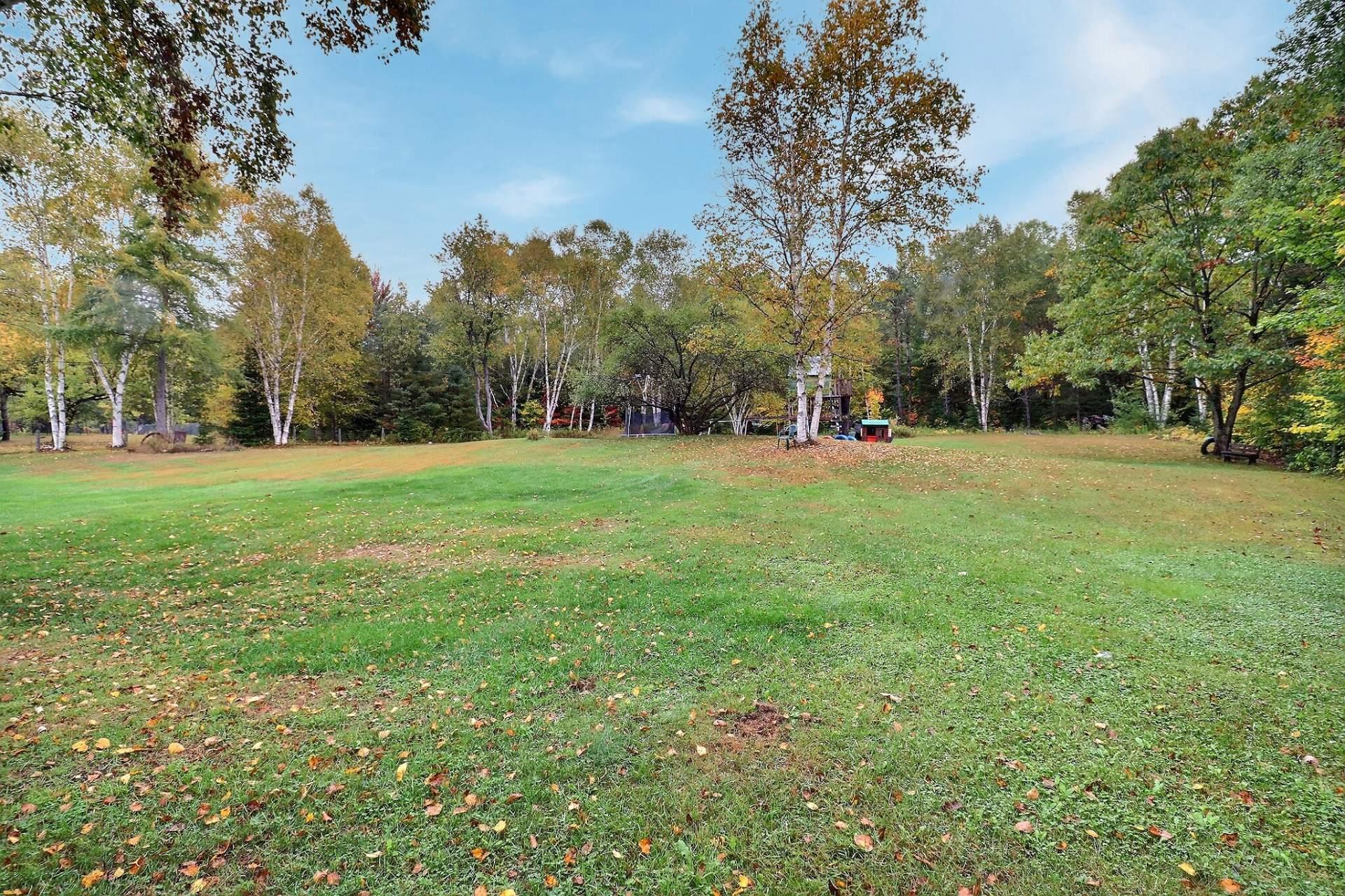 









672


Ch. du Poisson-Blanc

,
Denholm,




QC
J8N9E9

