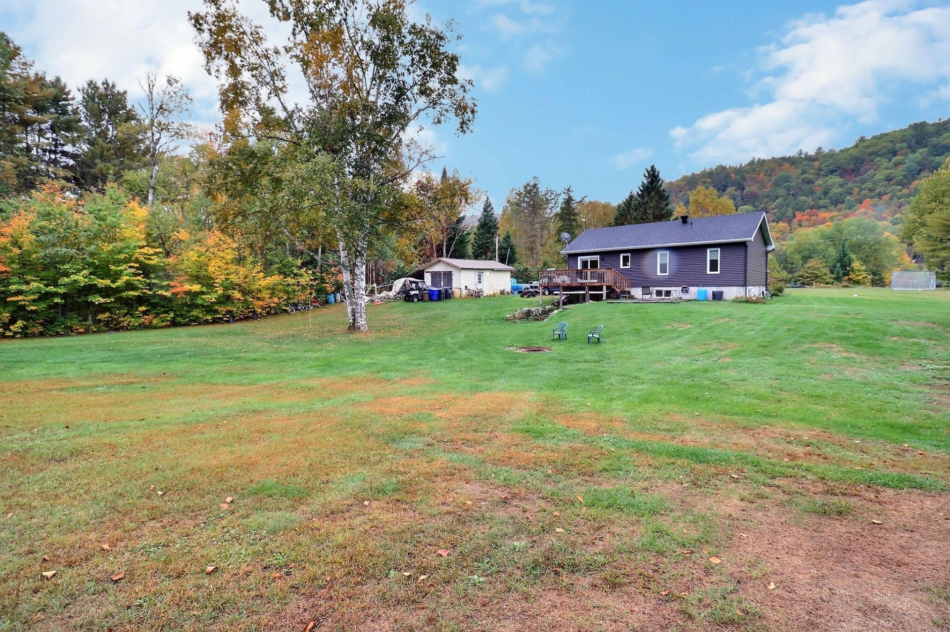 









672


Ch. du Poisson-Blanc

,
Denholm,




QC
J8N9E9

