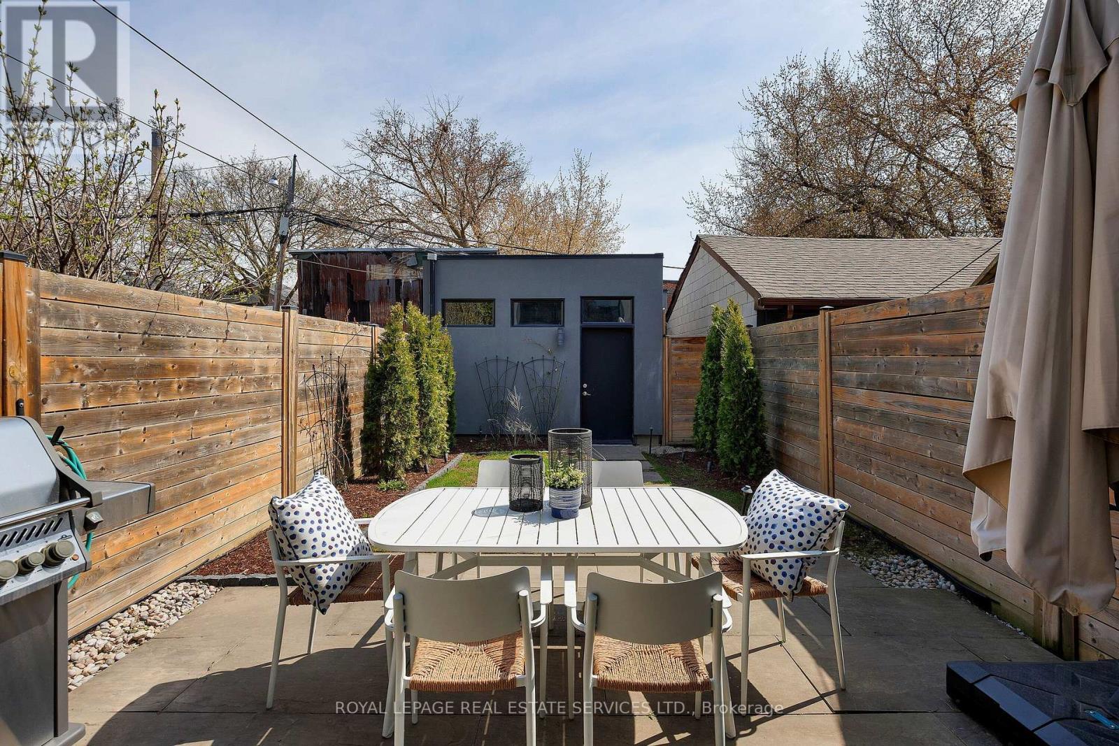 












121 MARKHAM STREET

,
Toronto,




Ontario
M6J2G4

