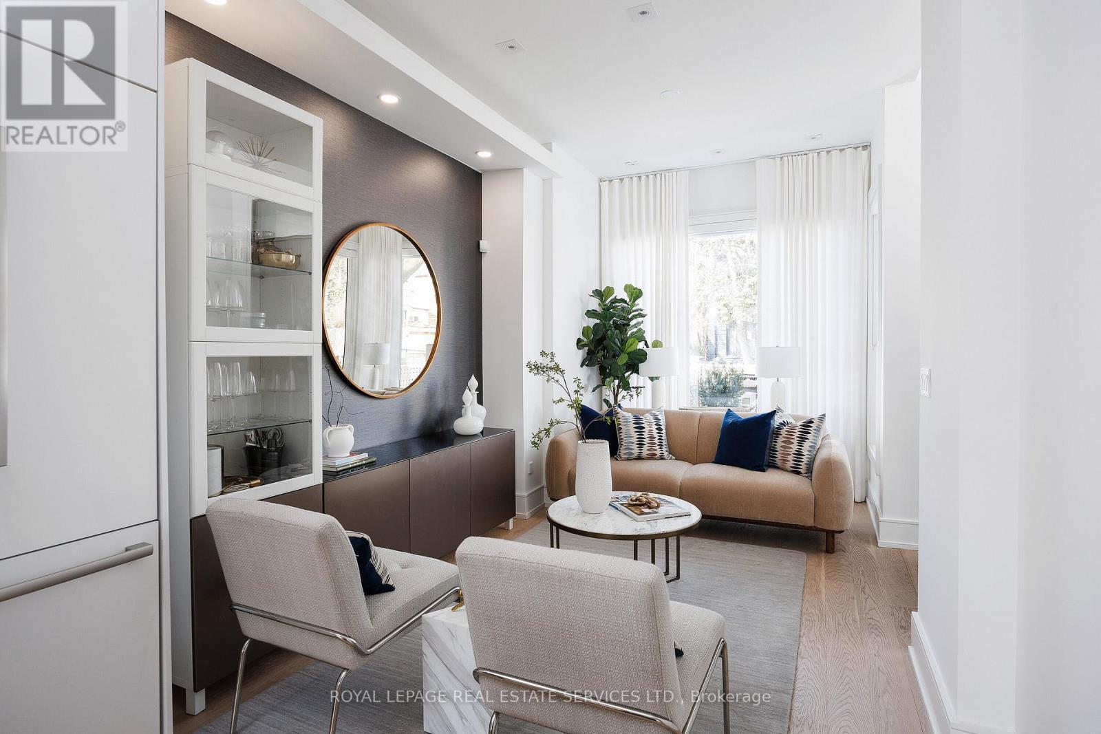 












121 MARKHAM STREET

,
Toronto,




Ontario
M6J2G4

