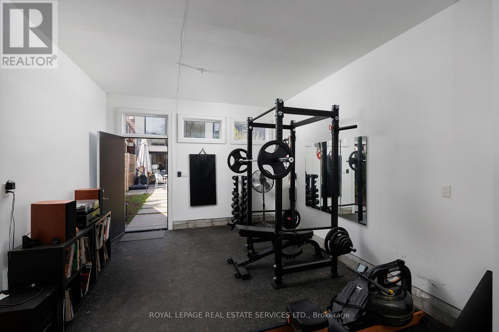 












121 MARKHAM STREET

,
Toronto,




Ontario
M6J2G4

