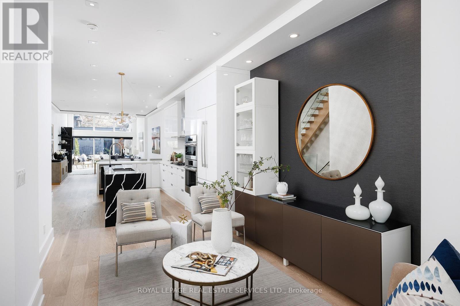 












121 MARKHAM STREET

,
Toronto,




Ontario
M6J2G4

