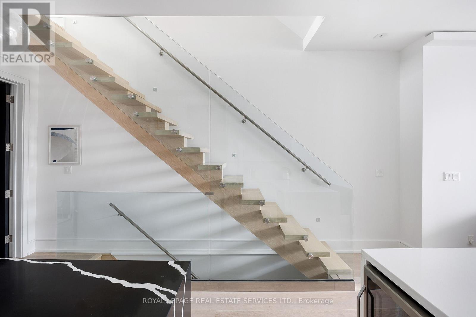 












121 MARKHAM STREET

,
Toronto,




Ontario
M6J2G4

