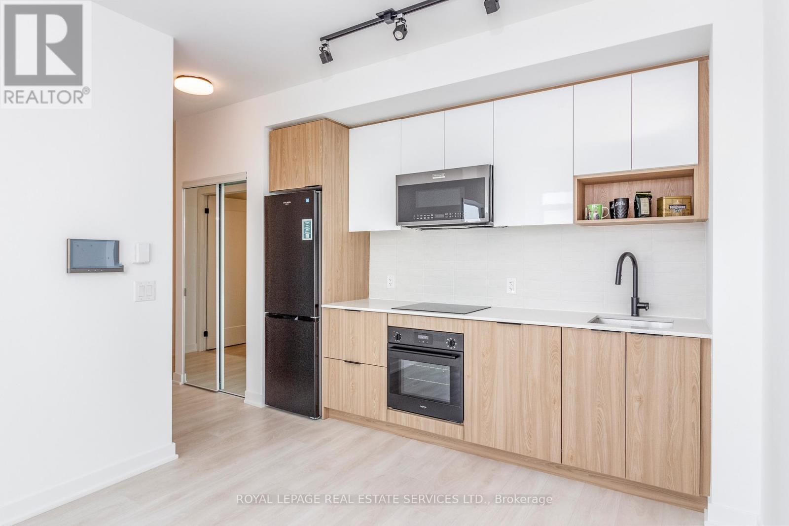 












1207 - 5 DEFRIES STREET

,
Toronto,




Ontario
M5A0W7

