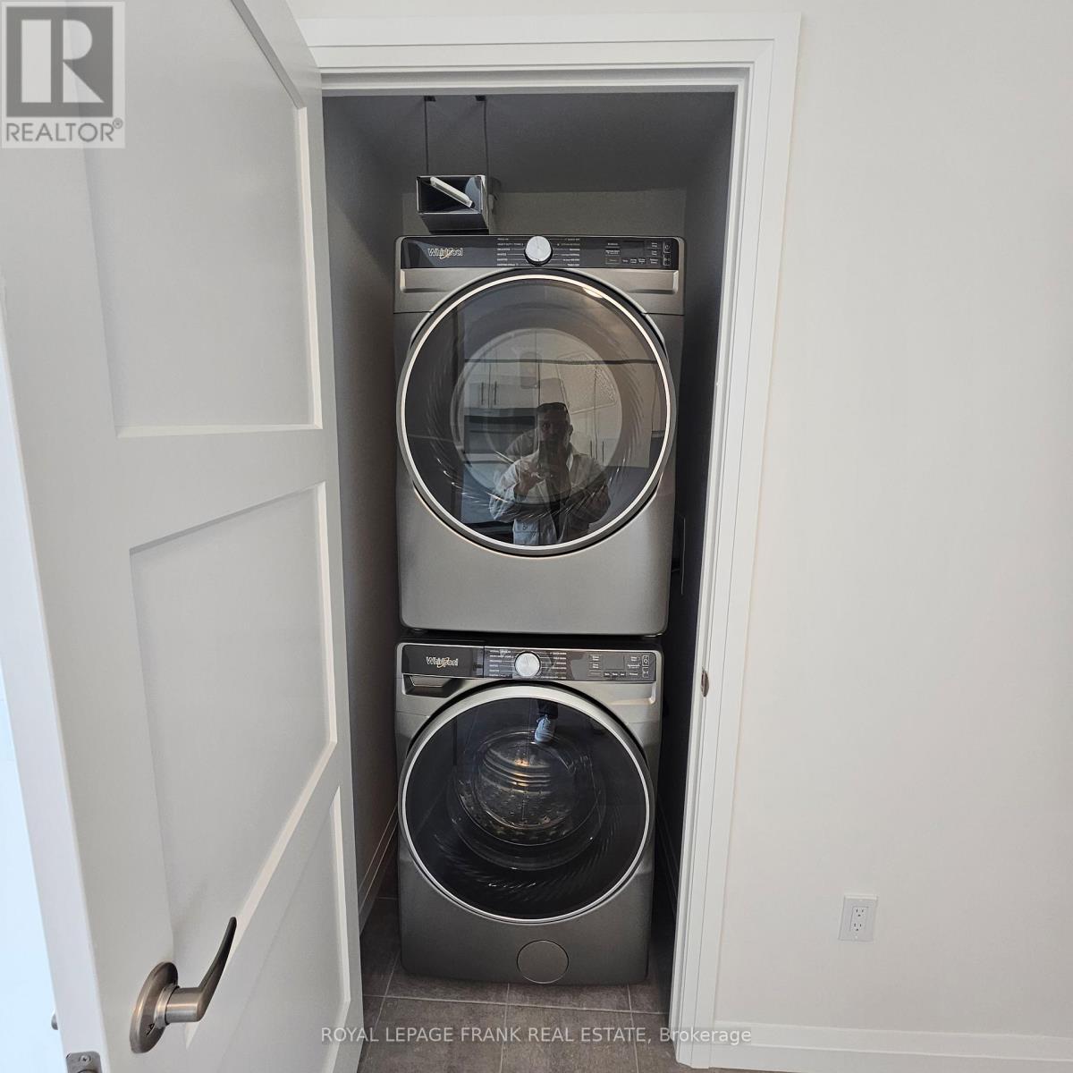 












903 - 93 ARTHUR STREET S

,
Guelph (St. Patrick's Ward),




Ontario
N1E0S6

