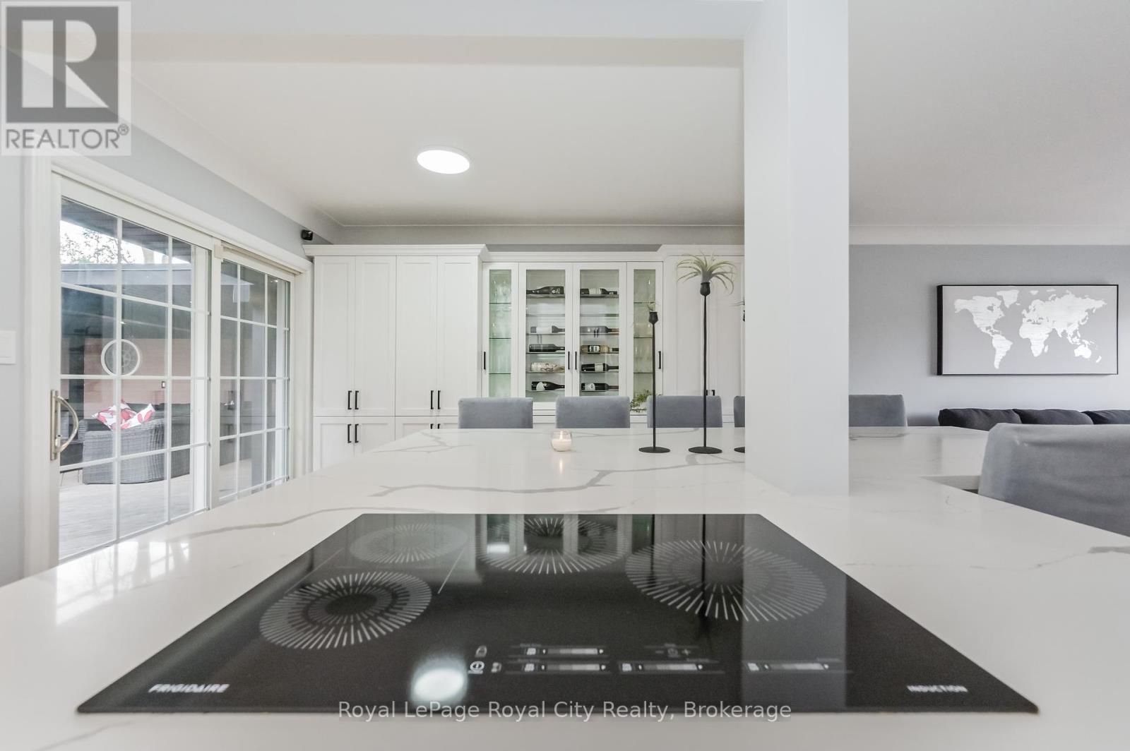 












670 FERRIER STREET

,
Centre Wellington (Fergus),




Ontario
N1M1W8

