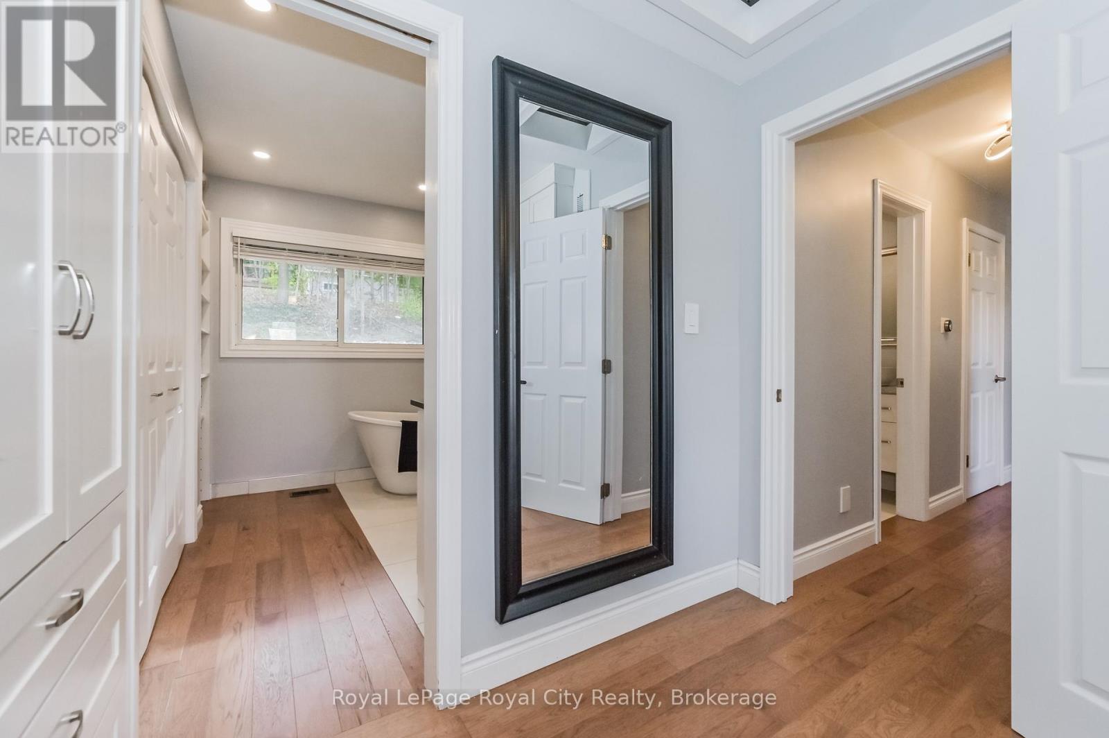 












670 FERRIER STREET

,
Centre Wellington (Fergus),




Ontario
N1M1W8

